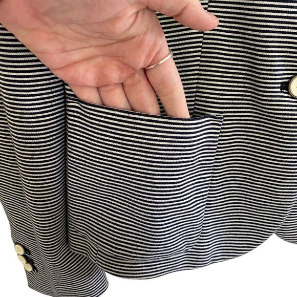Gap The Academy Blazer size 2 striped pockets - Picture 3 of 5